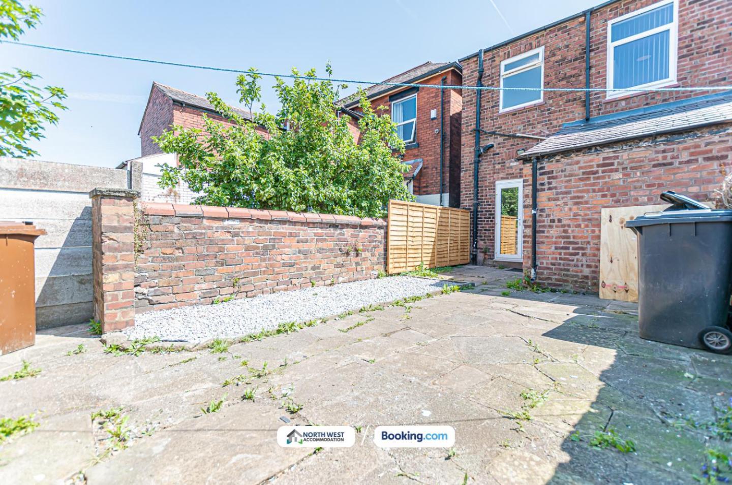 Modern 3Br House In Ince Ideal For Contractors & Long Stays Wigan Exterior foto
